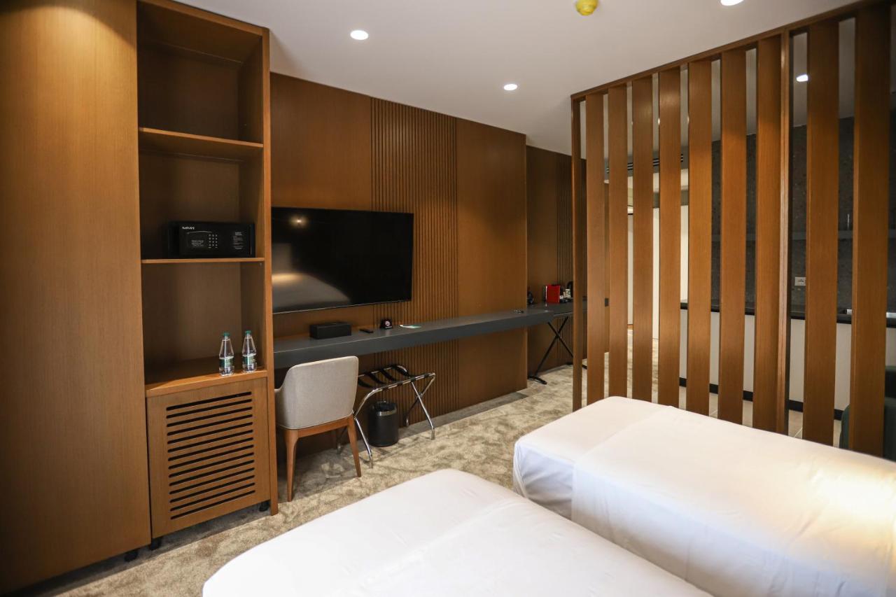 Urbanin Apartment & Hotel Tirana Exterior foto